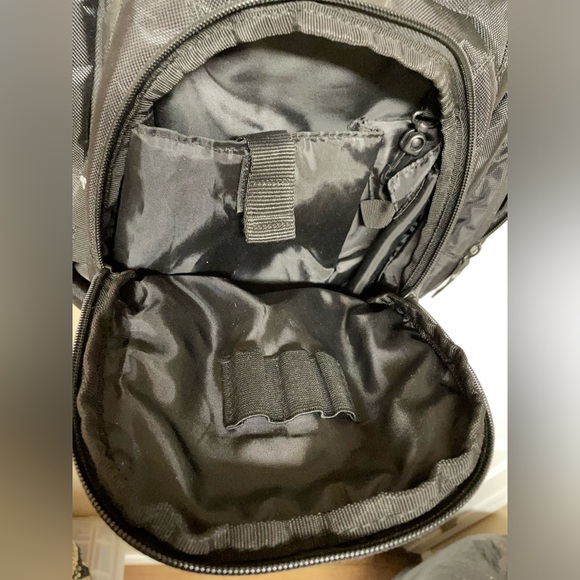 Targus Black Spacious Laptop Backpack Waist Strap - Picture 5 of 12